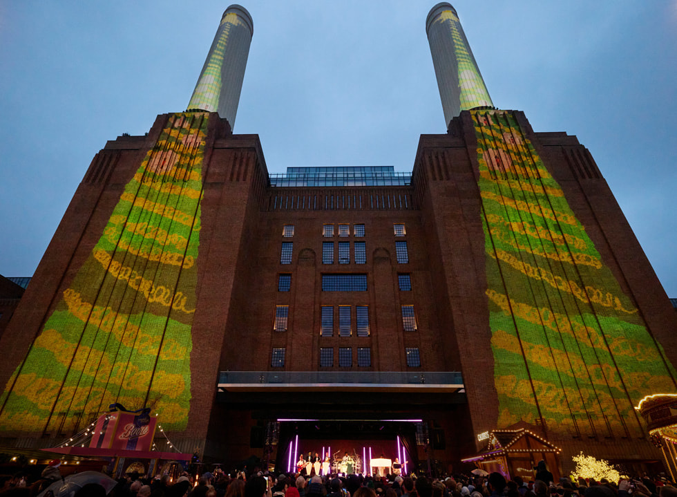 Apple-Battersea-community-impact-holiday-projection_big.jpg.large_